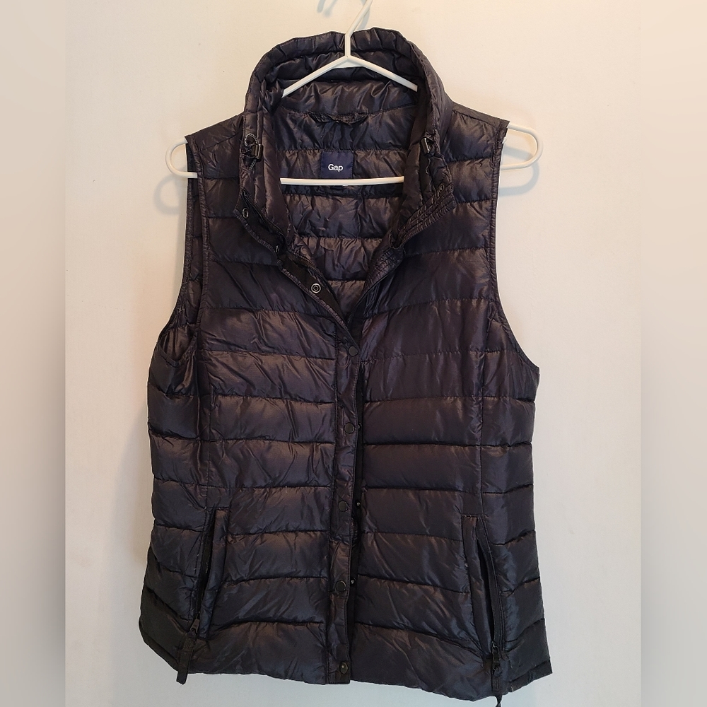 Women's Gap PufferVest Black/Deep Navy Size Medium